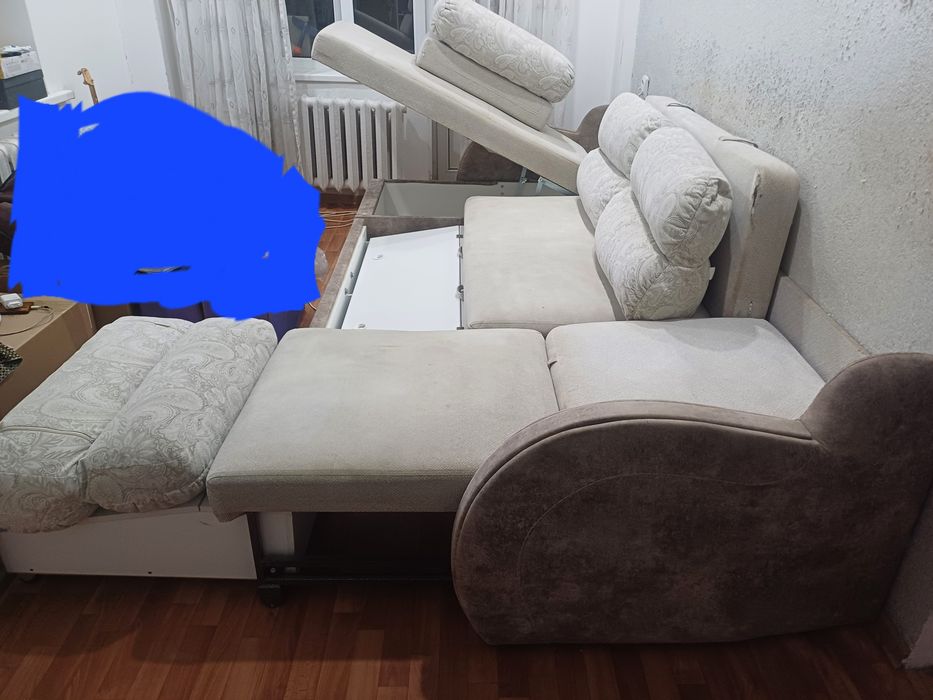 Диван угловой с подушками