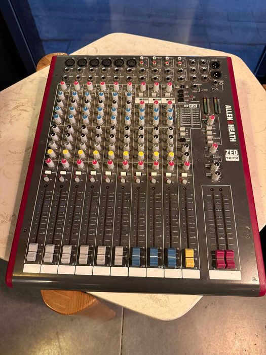 Микшерный пульт Allen&Heath ZED 12 FX