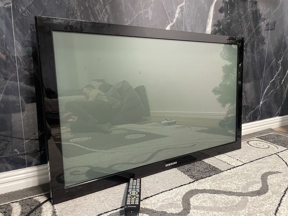 Телевизор самсунг. Не смарт тв