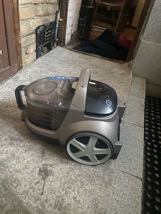 Продам пылесос Philips! Хорошее состояние!