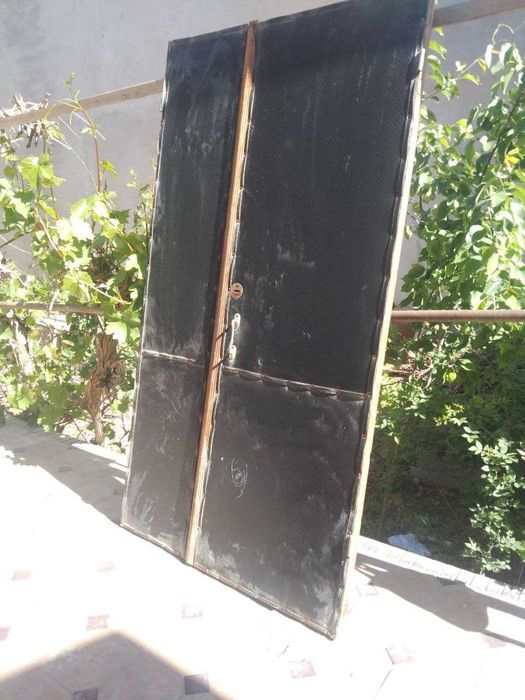 Klàdopka, ko'cha taraf uchun mo'ljallangan eshik sotiladi