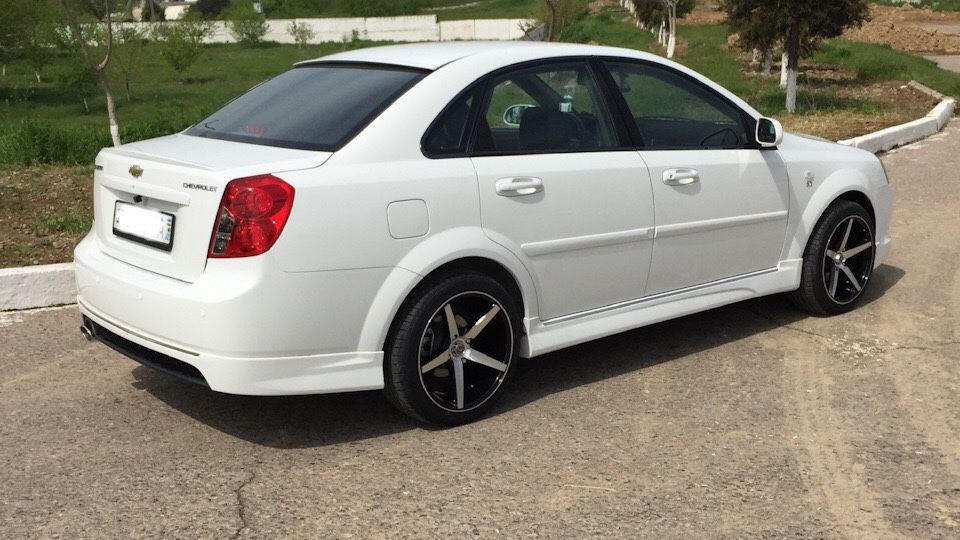 Продам chevrolet lacetti 1.8
