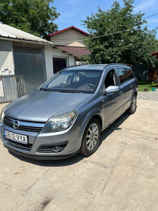 Opel astra H   .