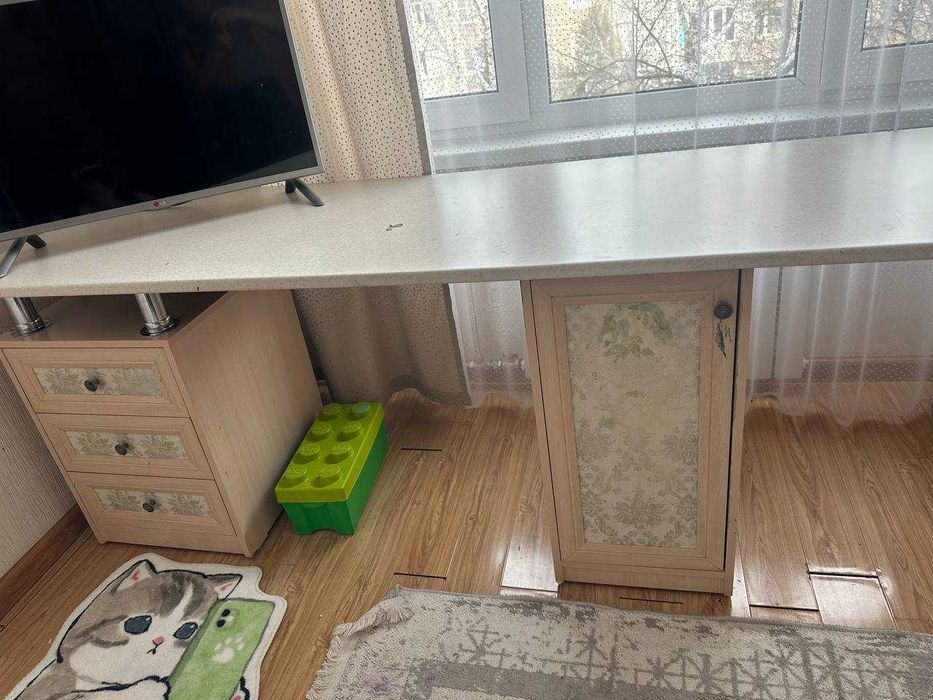 Продам стол на два рабочих места