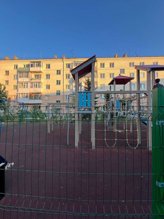 Продам 4 комнатную квартиру