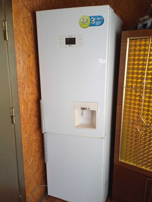 Продам холодильник