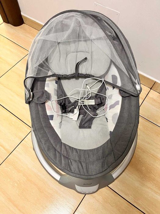 Balansoar electric pentru bebeluși – Stare excelentă, nou