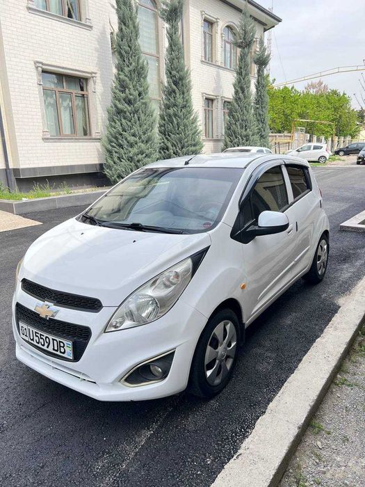 Продам Спарк автомат 2014г