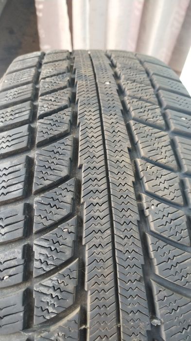 Шины  зимние колесо