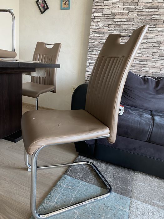 Трапезен стол-4 бр.