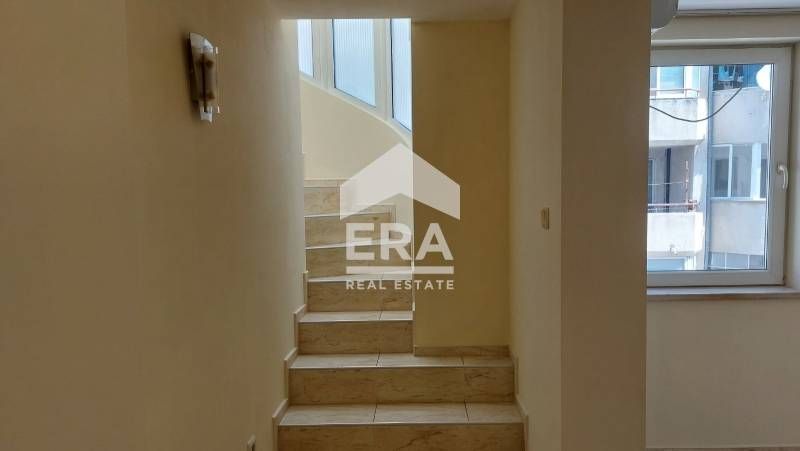 Тристаен апартамент в района на Лятно кино Тракия град Варна