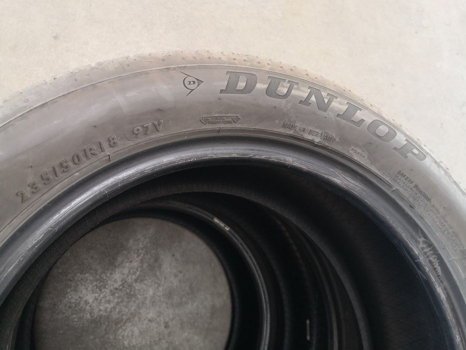 235 50 18 цола гуми 2 dunlop