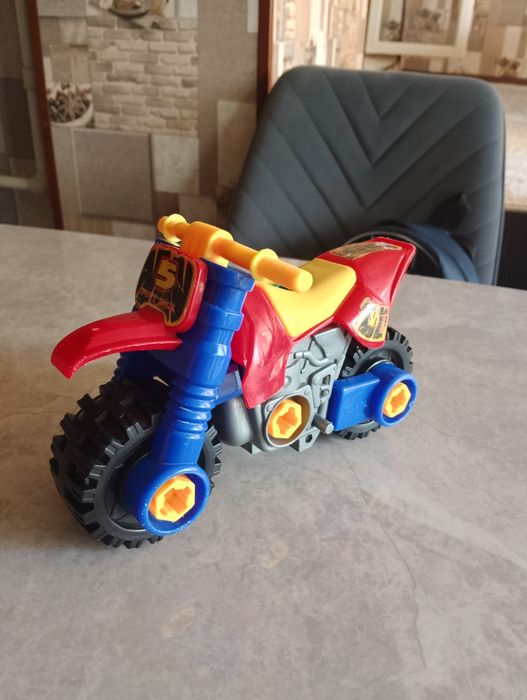 Mototsikl o'yinchoq sotiladi