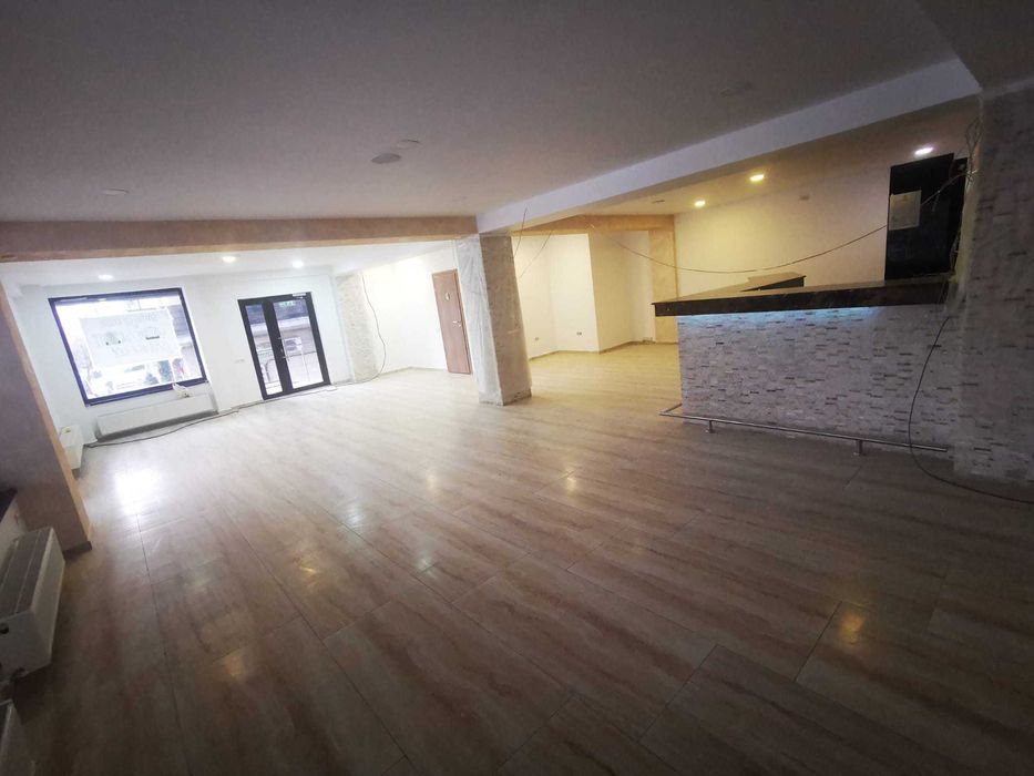 Spatiu COMERCIAL DE VANZARE - Padurea Rosu