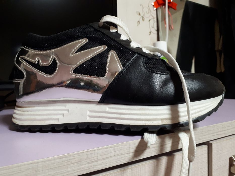 Обувки на платформа