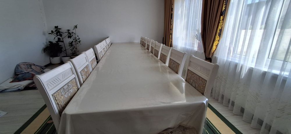Стол сатылады, молочный цвет