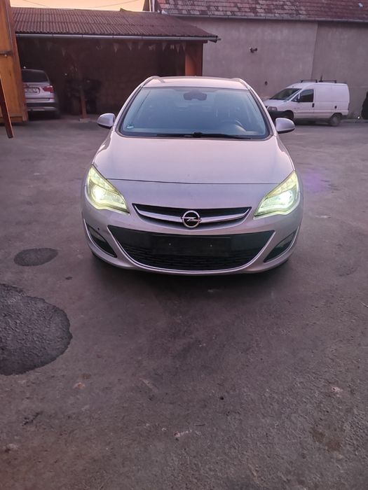 Piese auto Opel Astra J