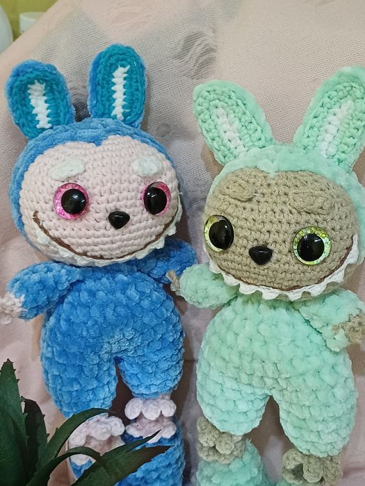 Играчка Лабубу в синьо и мента