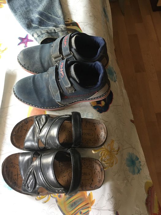 Продам сандали и кроссовки . размер 34..