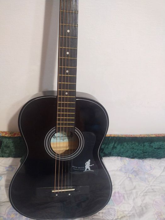 Продам гитару гитару