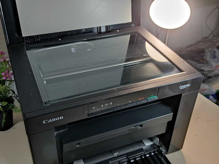 Принтер Три в Одном Canon 3010 МФУ почти новый