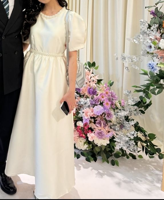 Продам все эти три платья