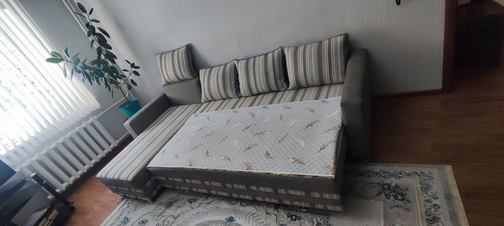 Диван угловой, фабричный