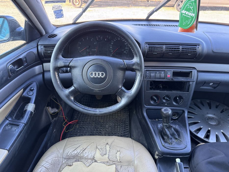 Audi a4 b5 1.6i 100кс 1998г На Части