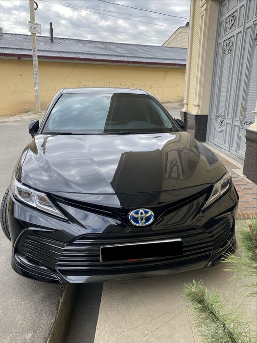 Toyota Camry 2.5 hybrid 2023 yil