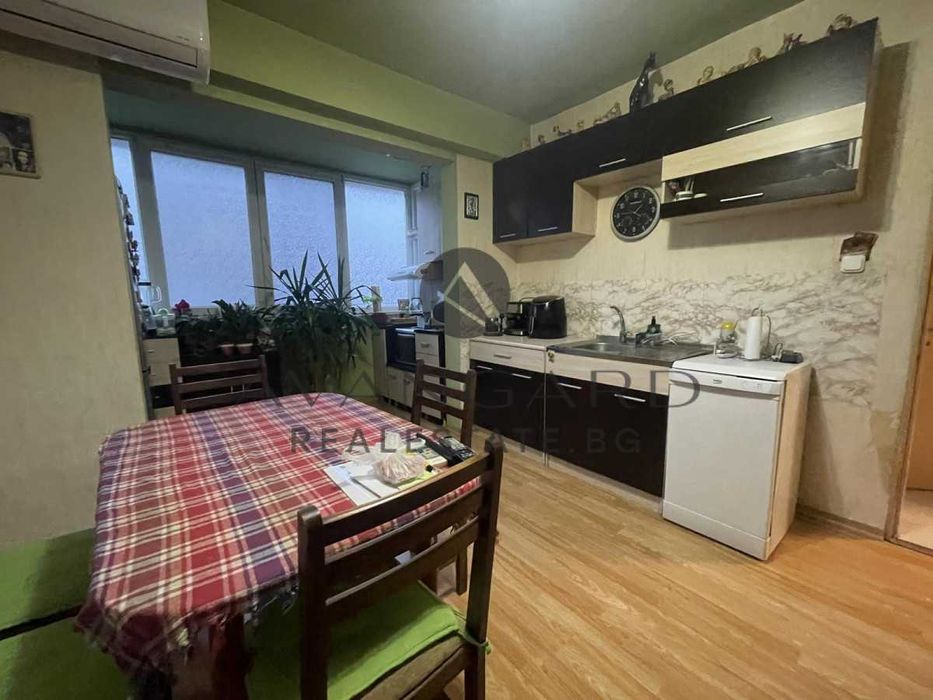 Продава се Тристаен апартамент в Пловдив, Христо Смирненски - 74 кв.м за 1586 €/кв.м - Снимка #5