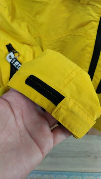 Продам куртку на осень - весну