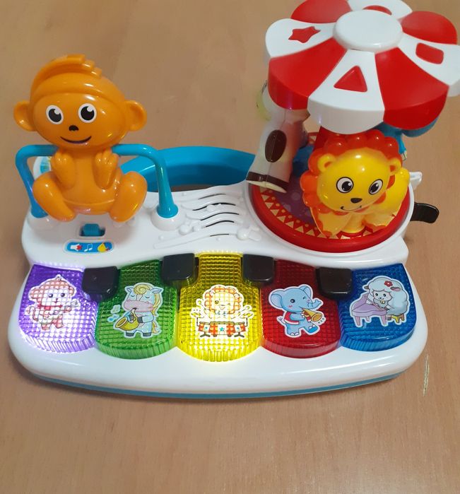 Vând Jucărie Pian Carusel  cu Lumini și Sunete pentru  copii cu vârste peste 1 An.