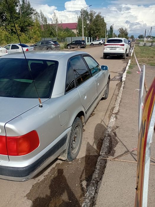 Ауди с 4 год 1992 куб 2,6