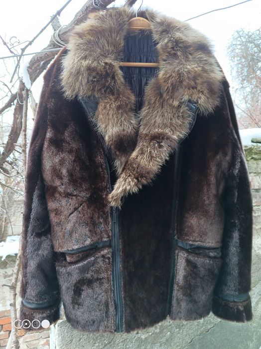 Луксозно кожено палто от тюлен с яка от енот – уникат, ръчно шито яке