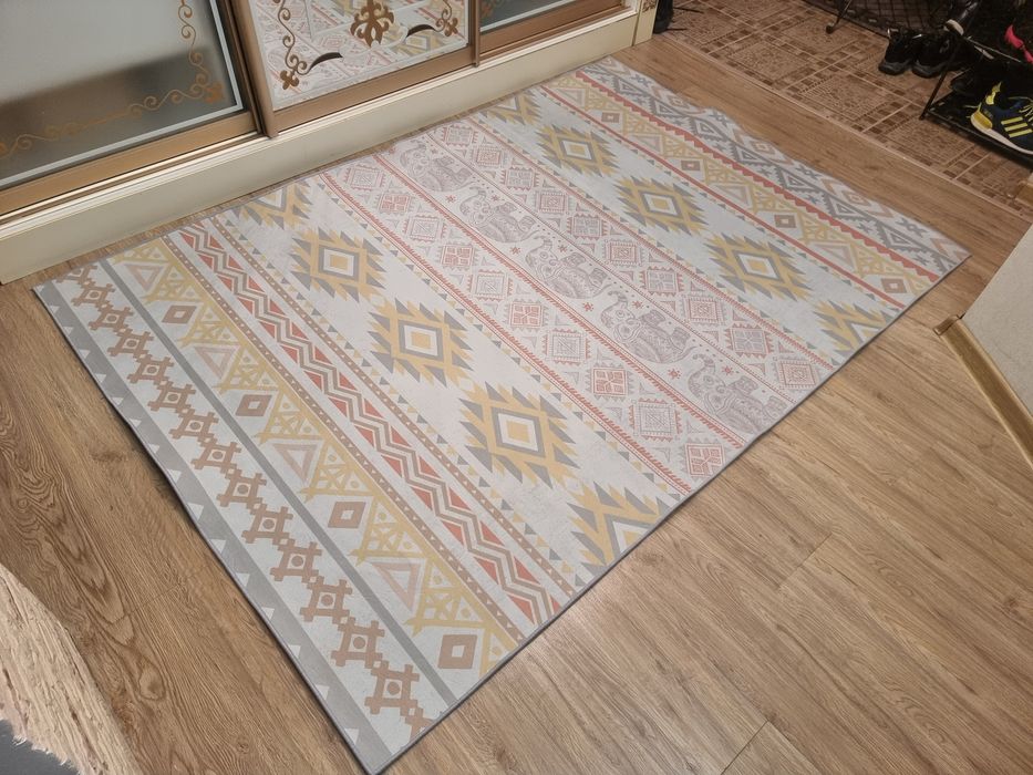 Продам коврик (ковер)