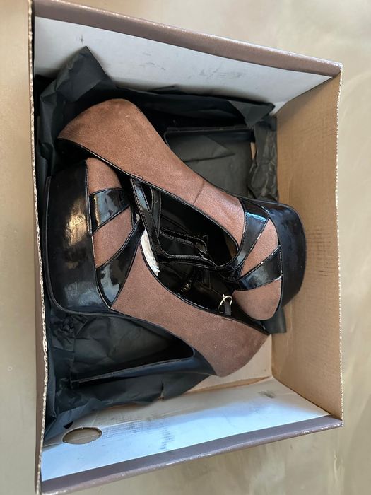 Pantofi platforma si toc