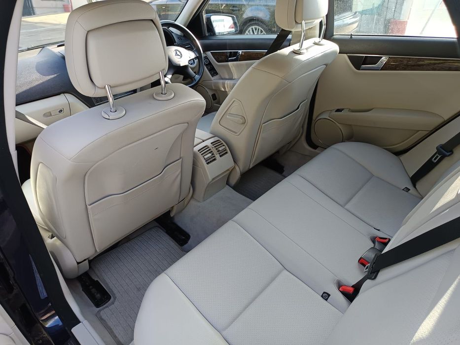 Mercedes C220 2012 - fara Motor