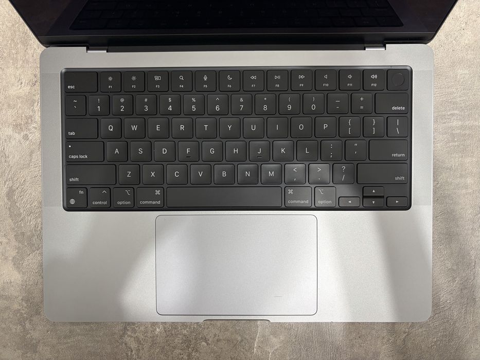 MacBook Pro 14" (M2 Pro / 16 GB / 512 GB) Space Gray
