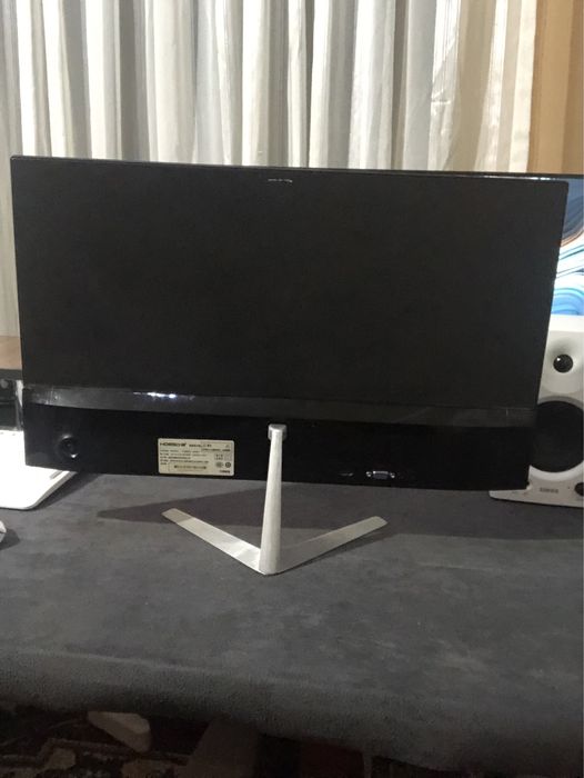 Monitor 24. Hoesd-a 24