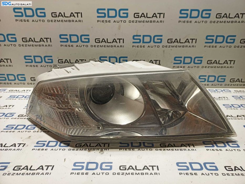 Far Dreapta Xenon cu Lupa Skoda Octavia 2 2004 - 2008 [L1002]