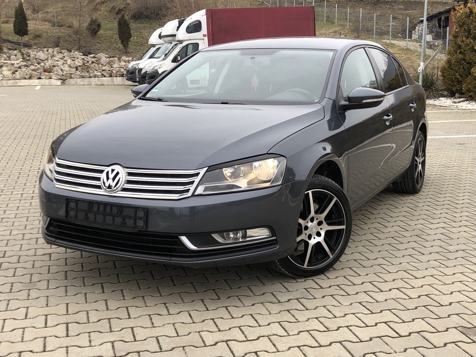 VOLKSWAGEN Passat
