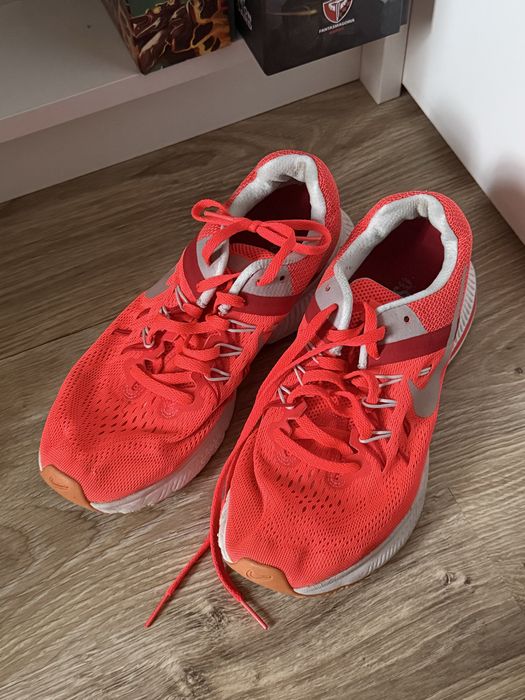 Маратонки New Balance / Oysho / Nike