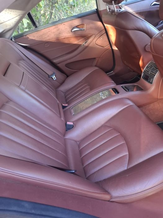 Продавам Mercedes cls