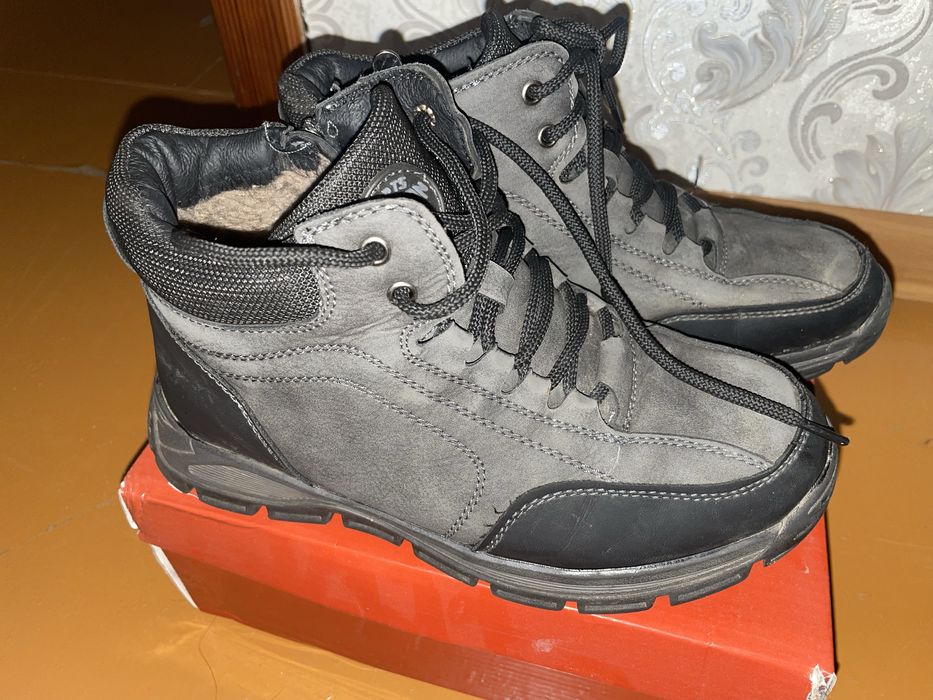 Продам ботинки детские зимние