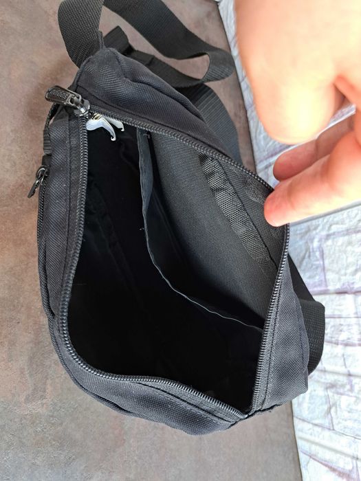 Мъжка дамска чанта,малка черна чантичка за кръста Adidas