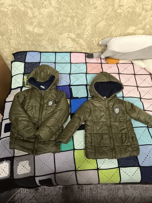 Продам демисезонные курточки