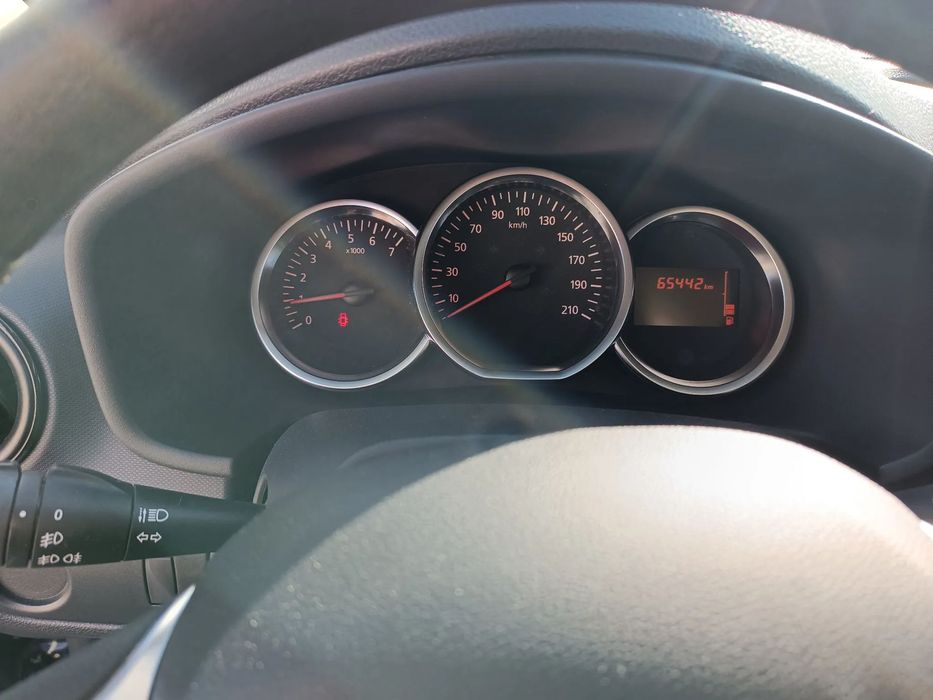 Dacia Sandero Carte service la Dacia, la zi !! 65.000 km