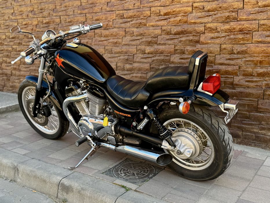 Suzuki Intruder VS 700
