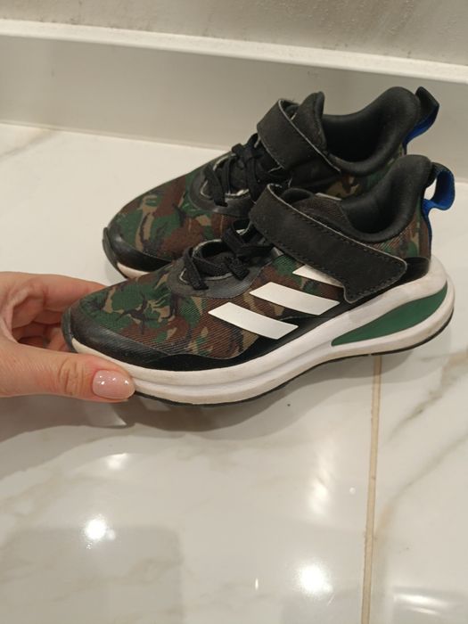 Маратонки adidas