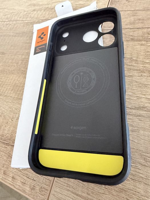 Spigen rugged armor iphone 17 pro max